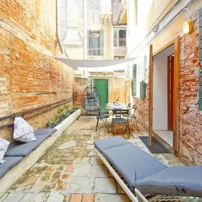 Gondola View Apartment
