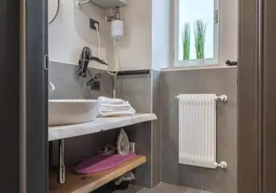 Bagno di A 3 minuti a piedi dal centro storico e dalla stazione dei treni