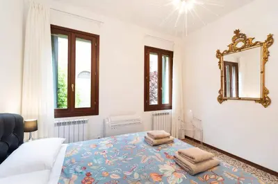 Letto o letti in una camera di Just Urban Stays - Castello 5067 boutique apartment