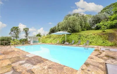 Piscina di 2 Bedroom Gorgeous Home In Vò Euganeo o nelle vicinanze