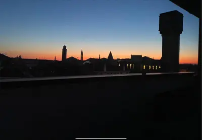 Alba o tramonto visti dall'interno dell'appartamento o dai dintorni