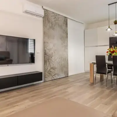 GIGI HOUSE [appartamento PIAZZA MAZZINI] 300m dal mare