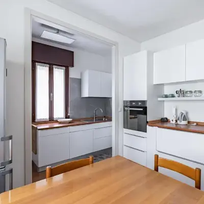 GuestHost - Sunset Mestre Apartment