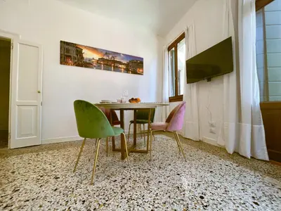 TV o dispositivi per l'intrattenimento presso Splendid “True Venice Apartment” overlooking water