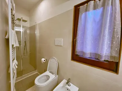 Bagno di Splendid “True Venice Apartment” overlooking water
