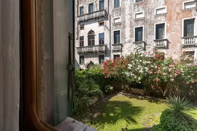Giardino di Ca' Mandorla 027042loc09523