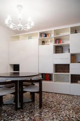 Biblioteca nell'appartamento