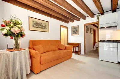 Cucina o angolo cottura di Smeraldo Apartment Loc-03081