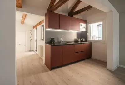 Cucina o angolo cottura di Sant'Aponal Cozy Apartment with Balcony R&R