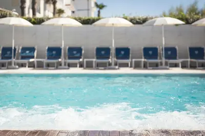 Piscina di Hotel Cambridge o nelle vicinanze