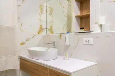 Bagno di Fondamenta della Misericordia by Bealux Srl