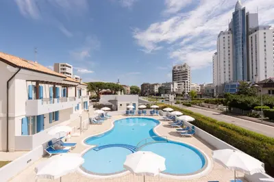 Piscina di ANIMA JESOLO - DRAGO VILLAGE, Beach & Pool, 2 Parkings o nelle vicinanze