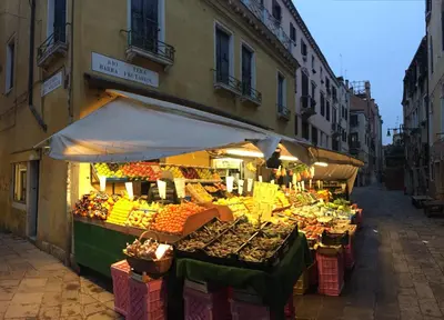 Supermercato o altri negozi dell'affittacamere o nelle vicinanze