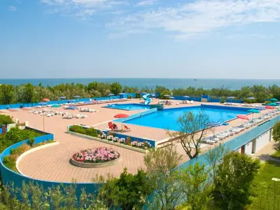 Piscina di Holiday Home Happy Superior by Interhome o nelle vicinanze