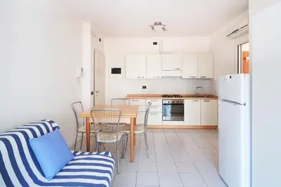 Cucina o angolo cottura di APPARTAMENTO MARCONI B2