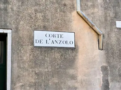 Certificato, attestato, insegna o altro documento esposto da Incantevole Casetta Veneziana
