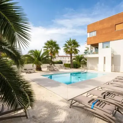 Sun Beach Residence con Piscina - Piazza Brescia - Adria Holiday Jesolo - FAMILY APARTMENTS