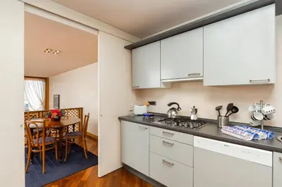 Cucina o angolo cottura di Elegant Apartment with Lift in 17th-Century Palace, Walk to St Marks Square