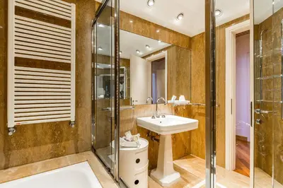 Bagno di Elegant Apartment with Lift in 17th-Century Palace, Walk to St Marks Square