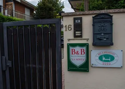 Certificato, attestato, insegna o altro documento esposto da Bed and Breakfast La Sosta