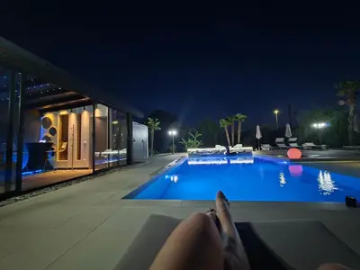 Piscina di CasaKadd001Luxury Heated Pool Garden PatioBarbeque o nelle vicinanze