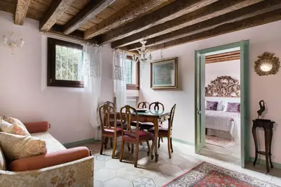 Area soggiorno di Biennale, Corte dell' Angelo, una casa romantica