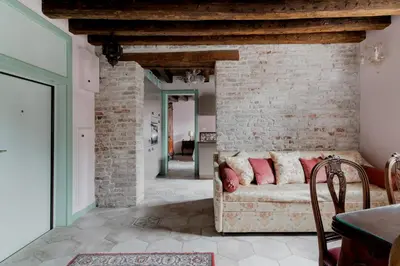 Area soggiorno di Biennale, Corte dell' Angelo, una casa romantica
