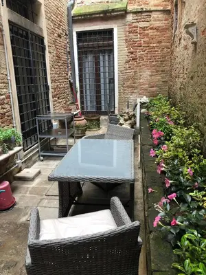 Patio o area all'aperto di Albrizzi Charme apartment