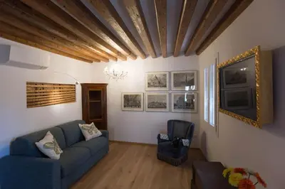 TV o dispositivi per l'intrattenimento presso Aponalview apartment 027042-LOC-12481