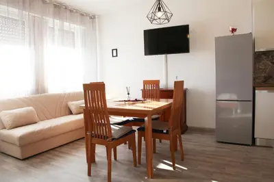 Cucina o angolo cottura di Tia House - Bright Studio with Private Parking!