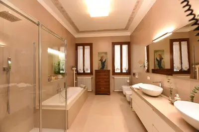 Bagno di Soderini Splendor: First Floor Palazzo Charm at Castello Square