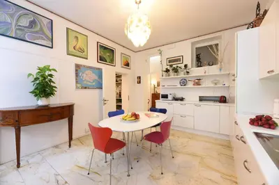 Cucina o angolo cottura di Soderini Splendor: First Floor Palazzo Charm at Castello Square