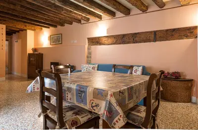 Area soggiorno di Lovely flat with canal view near Rialto Bridge