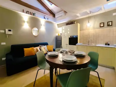 Cucina o angolo cottura di La Serenissima San Marco - Elegant 2BR with Roof Terrace