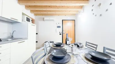 Cucina o angolo cottura di Romantic Flower by Ca-Sa Check