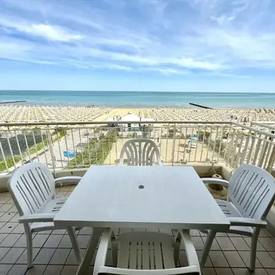 Villa Emy Fronte Mare - Carraro Immobiliare - Family Apartments