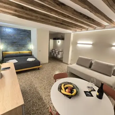 Cozy Studio with Canal View