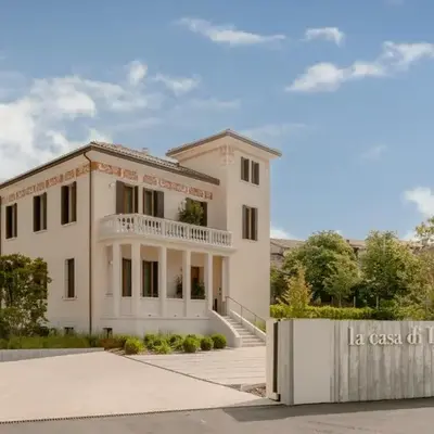LA CASA DI LAURA