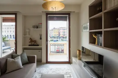 Area soggiorno di Grand Canal Luxury Apartments With Terrace R&R