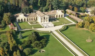 Giardino di Mansarda Munari in centro a Cornuda, tra le colline Prosecco