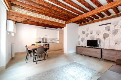 TV o dispositivi per l'intrattenimento presso Venice Charming Suite Ca' Rosa