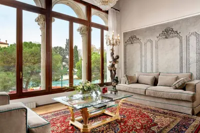 Area soggiorno di Swan DolceVita Prestige Stay - Canal View & Exclusive Experience
