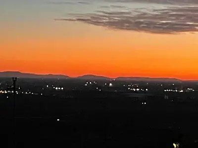 Alba o tramonto visti dall'interno dell'appartamento o dai dintorni