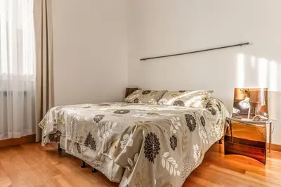 Letto o letti in una camera di Three Floors Home