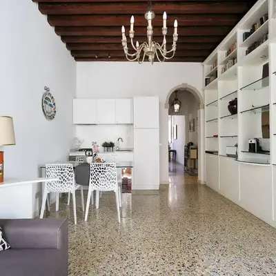 GuestHost - Casa del Mandolino - Cozy Apt near the Station!
