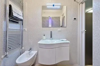 Bagno di Mini suite fronte mare piazza Mazzini