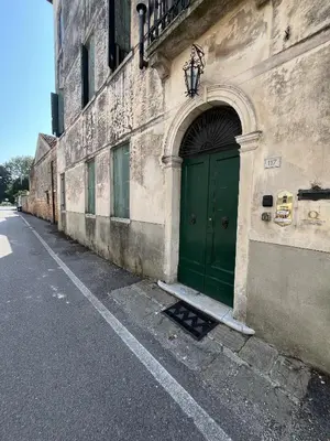 Il quartiere o una zona nella vicinanze della villa