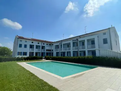 Piscina di Eudaimonia Apartments Fratte o nelle vicinanze
