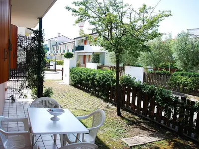 Giardino di Apartment Mediterraneo-1 by Interhome