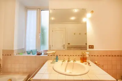 Bagno di Ca' del Pittore in Dorsoduro, elegant Fine Arts district